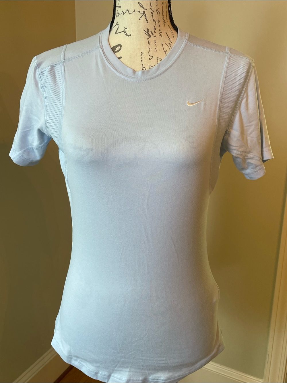 Nike Women’s S Blue Performance Running Top Mesh Ventilated Athletic Shirt